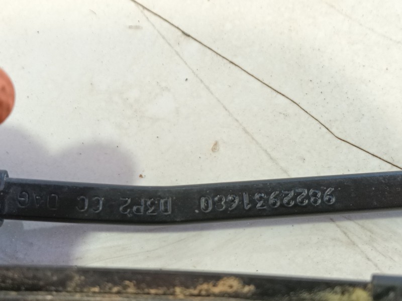 Recambio de brazo limpia delantero izquierdo para peugeot 2008 ii (ud_, us_, uy_, uj_, ur_, uc_) 1.2 puretech 130 referencia OEM