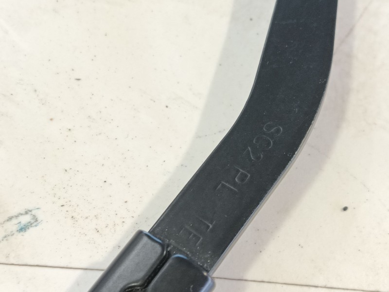 Recambio de brazo limpia delantero derecho para kia niro (c5p11) 1.6 hev referencia OEM IAM   