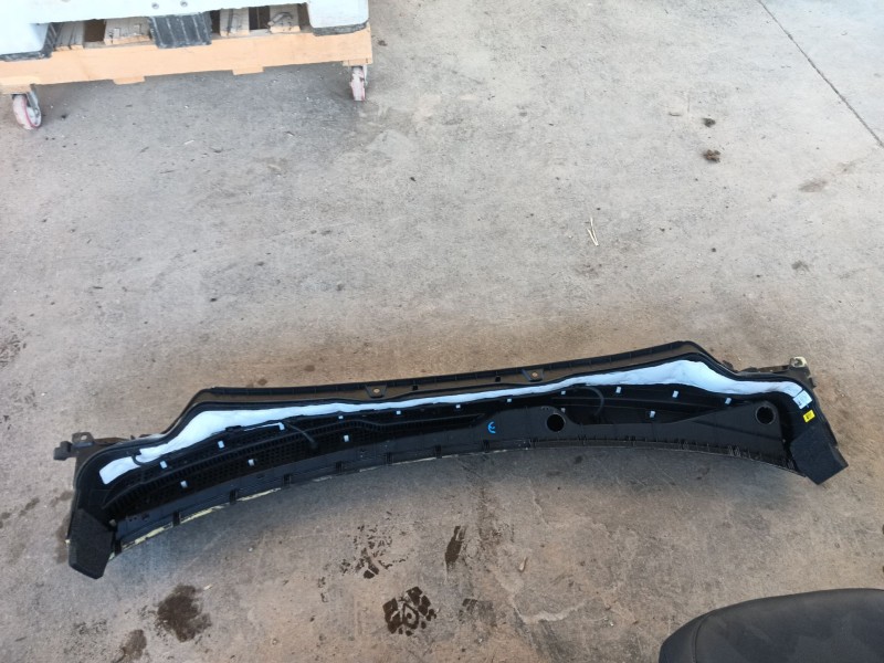 Recambio de torpedo para kia niro (c5p11) 1.6 hev referencia OEM IAM   