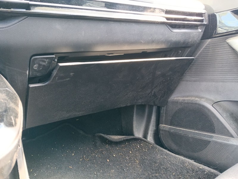 Recambio de guantera para mg mg 4 (eh32) ev referencia OEM IAM   