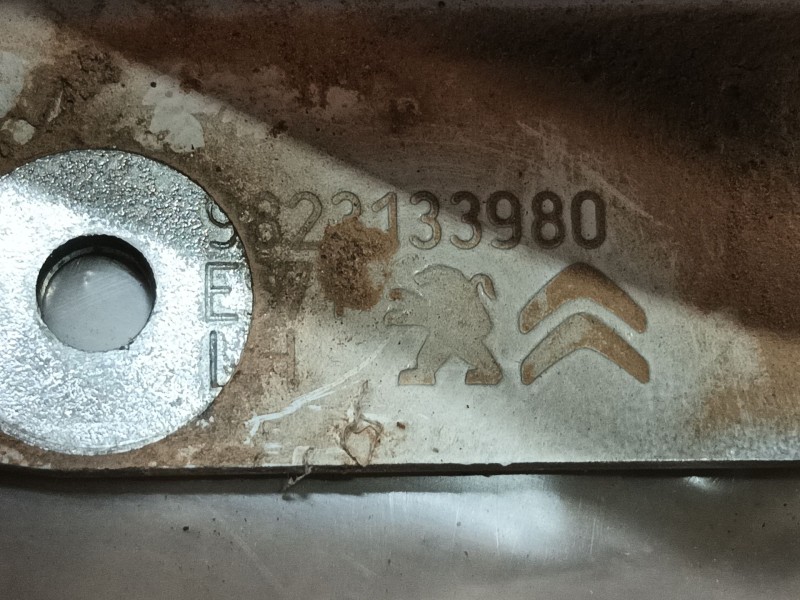 Recambio de bisagra capot delantero izquierdo para citroën jumpy iii furgoneta (v_) 1.6 bluehdi 115 referencia OEM IAM   