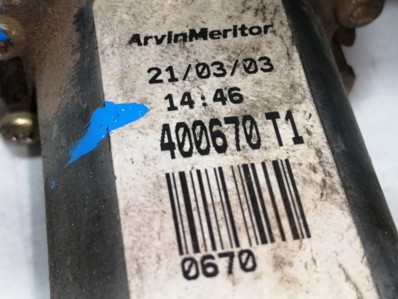 Recambio de elevalunas trasero derecho para renault laguna ii grandtour (kg0) dynamique referencia OEM IAM 8200000558  400670T1