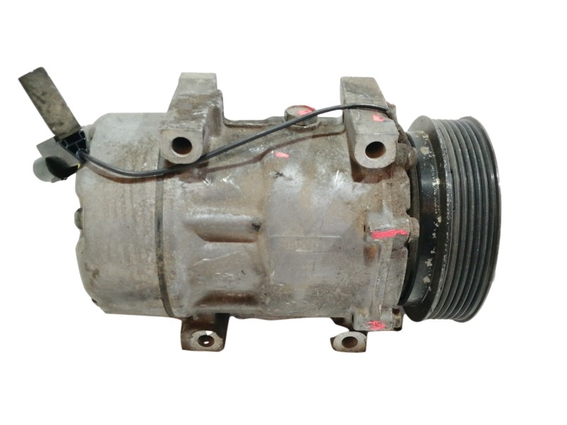 Recambio de compresor aire acondicionado para volvo v40 familiar 1.9 turbodiesel referencia OEM IAM 7700872159  