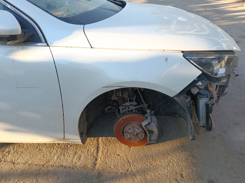 Recambio de aleta delantera derecha para peugeot 308 ii (lb_, lp_, lw_, lh_, l3_) 1.6 hdi / bluehdi 115 referencia OEM IAM   