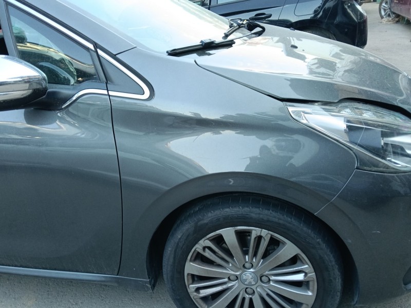 Recambio de aleta delantera derecha para peugeot 208 i (ca_, cc_) 1.2 thp 110 referencia OEM IAM 9672971480  