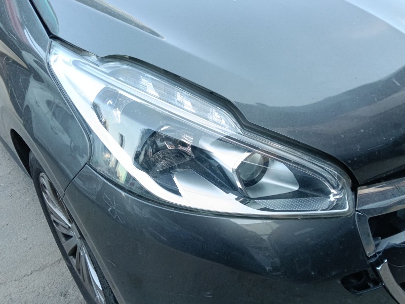 Recambio de faro derecho para peugeot 208 i (ca_, cc_) 1.2 thp 110 referencia OEM IAM 1685352780  