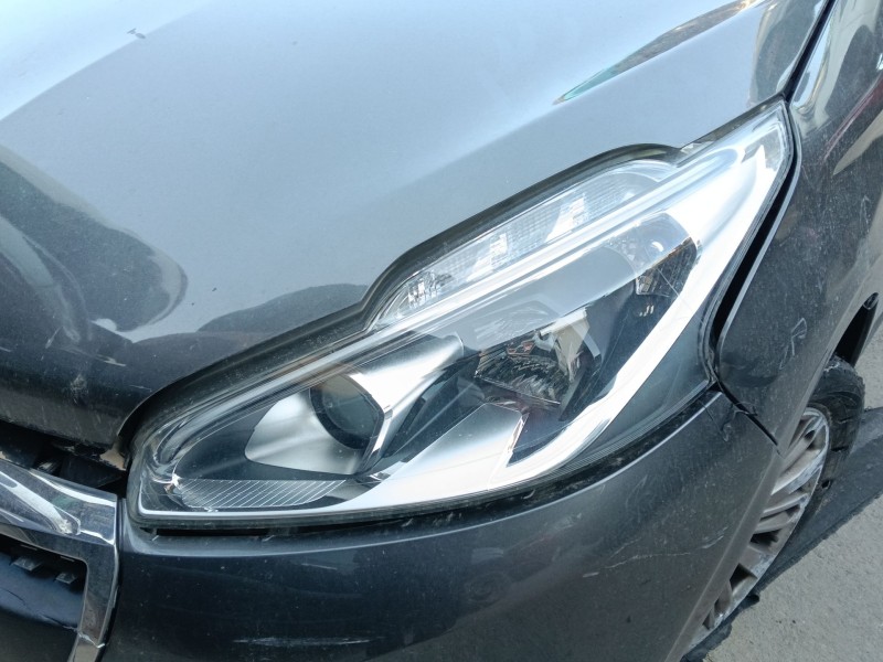 Recambio de faro izquierdo para peugeot 208 i (ca_, cc_) 1.2 thp 110 referencia OEM IAM 1685352680  