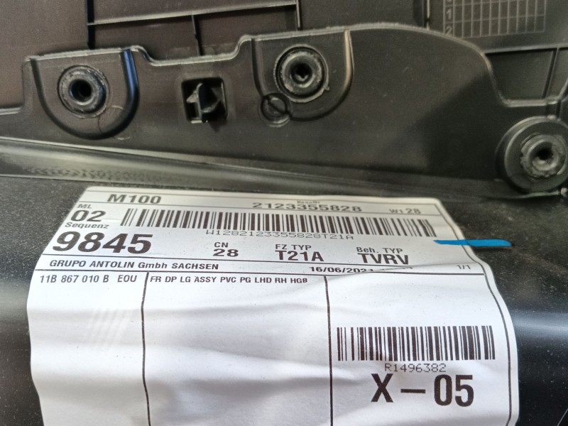 Recambio de guarnecido puerta delantera derecha para volkswagen id.4 (e21) performance referencia OEM IAM   