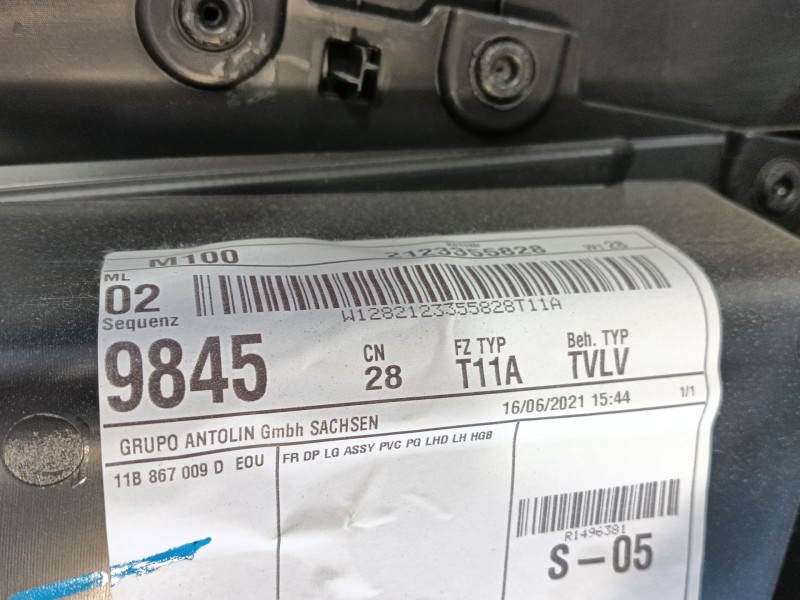 Recambio de guarnecido puerta delantera izquierda para volkswagen id.4 (e21) performance referencia OEM IAM   