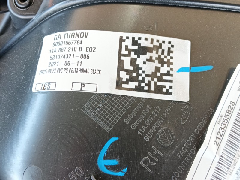 Recambio de guarnecido puerta trasera derecha para volkswagen id.4 (e21) performance referencia OEM IAM   