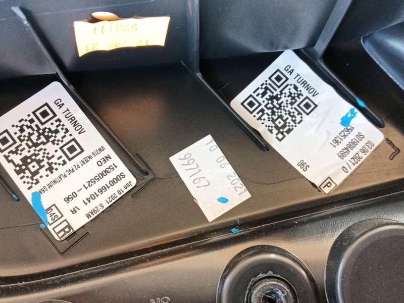 Recambio de guarnecido puerta trasera derecha para volkswagen id.4 (e21) performance referencia OEM IAM   