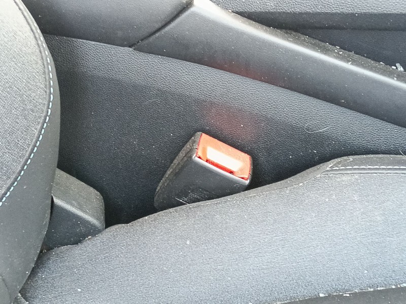 Recambio de enganche cinturon delantero derecho para mg zs suv (azs1) ev referencia OEM IAM   