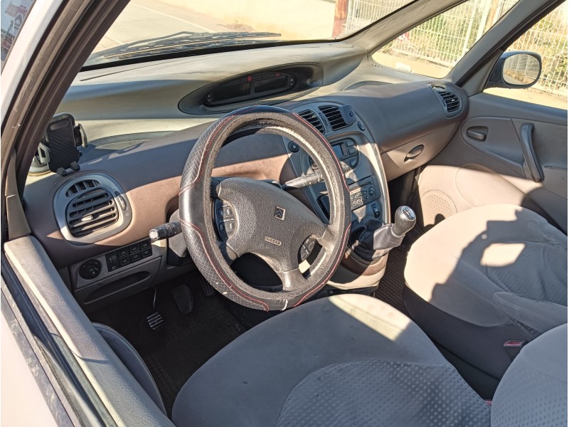 citroën xsara picasso (n68) del año 2002