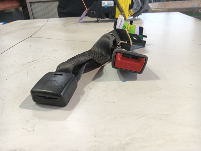 Recambio de enganche cinturon trasero derecho para kia niro (c5p11) 1.6 hev referencia OEM IAM   