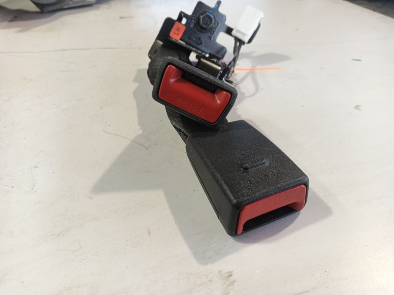 Recambio de enganche cinturon trasero izquierdo para kia niro (c5p11) 1.6 hev referencia OEM IAM   
