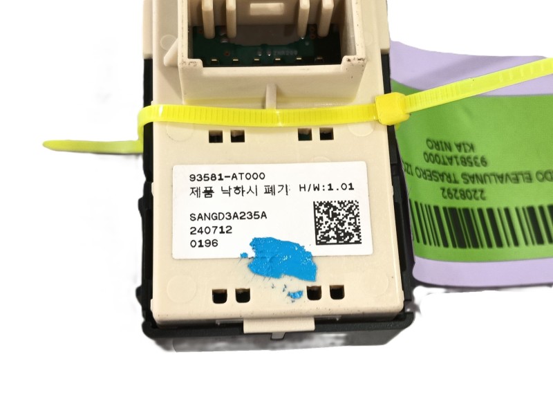 Recambio de mando elevalunas trasero izquierdo para kia niro (c5p11) 1.6 hev referencia OEM IAM 93581AT000  