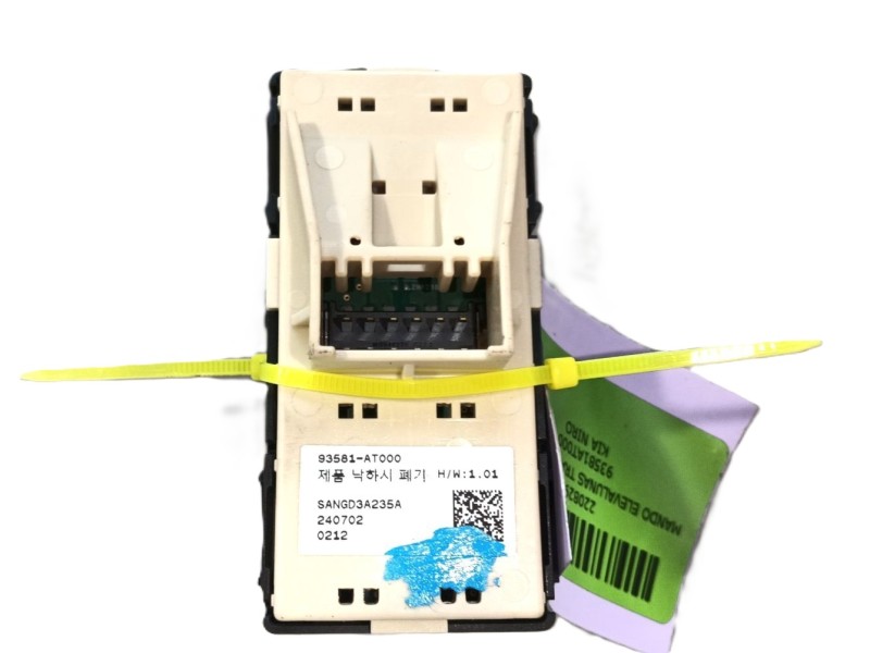 Recambio de mando elevalunas trasero derecho para kia niro (c5p11) 1.6 hev referencia OEM IAM 93581AT000  