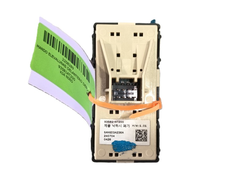 Recambio de mando elevalunas delantero derecho para kia niro (c5p11) 1.6 hev referencia OEM IAM 93581AT200  