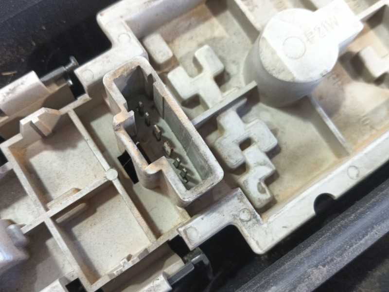 Recambio de piloto trasero izquierdo para nissan interstar autobús (x70) dci 115 referencia OEM IAM 2655500QAB  