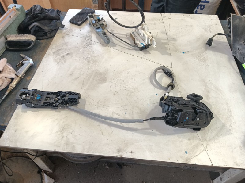 Recambio de cerradura puerta trasera derecha para volkswagen t-cross (c11, d31) 1.0 tsi referencia OEM IAM   