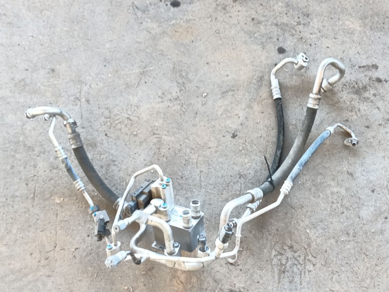 Recambio de tubos aire acondicionado para volkswagen id.4 (e21) performance referencia OEM IAM 1EA816721A / 1EA816741L  