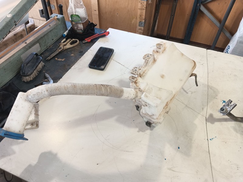 Recambio de deposito limpia para volkswagen id.4 (e21) performance referencia OEM IAM 1EA955453H  