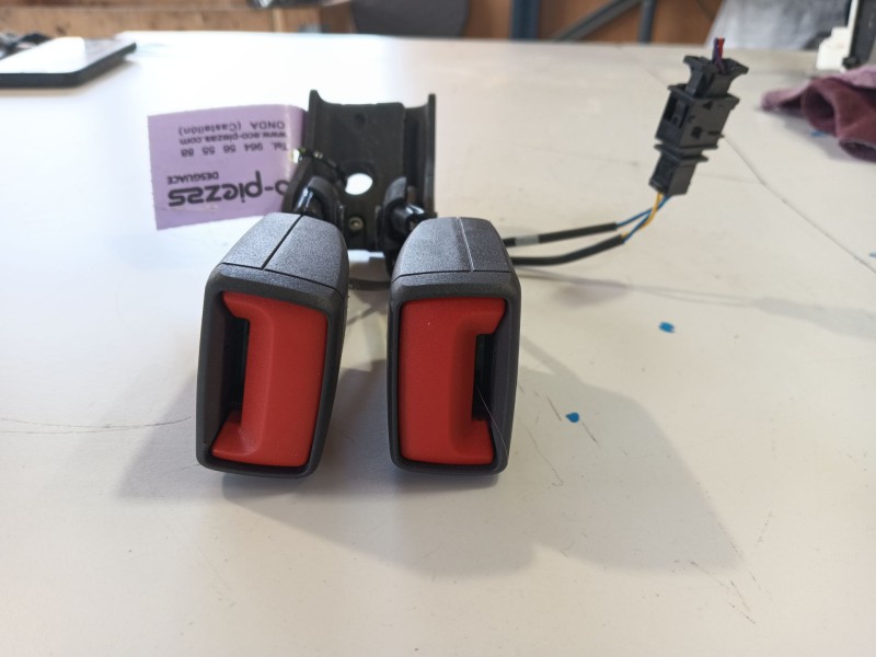 Recambio de enganche cinturon trasero izquierdo para volkswagen id.4 (e21) pro eléctrico referencia OEM IAM   