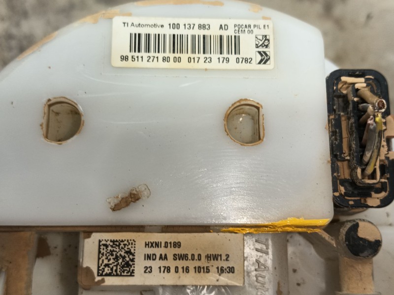 Recambio de aforador para peugeot 2008 ii (ud_, us_, uy_, uj_, ur_, uc_) 1.2 puretech 130 referencia OEM IAM 9842578680 98511271