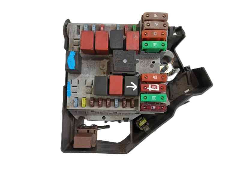 Recambio de caja fusibles delantera para lancia musa (350_) 1.4 (350.axf1a) referencia OEM IAM   