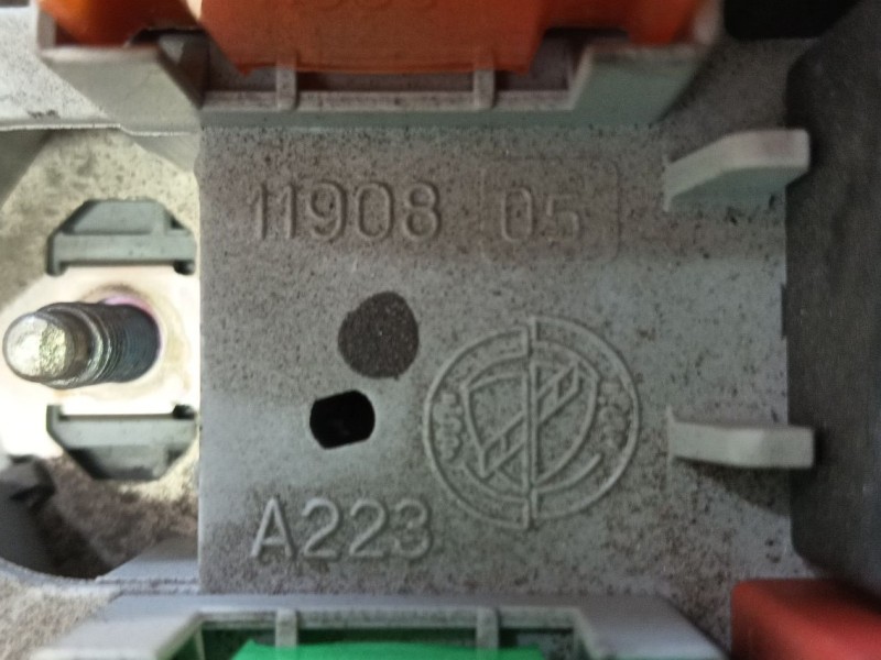 Recambio de caja fusibles delantera para lancia musa (350_) 1.4 (350.axf1a) referencia OEM IAM   