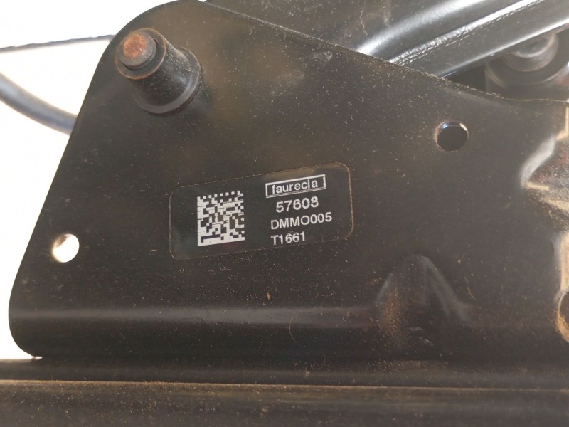 Recambio de asiento delantero izquierdo para nissan qashqai ii (j11, j11_) 1.3 dig-t referencia OEM IAM   