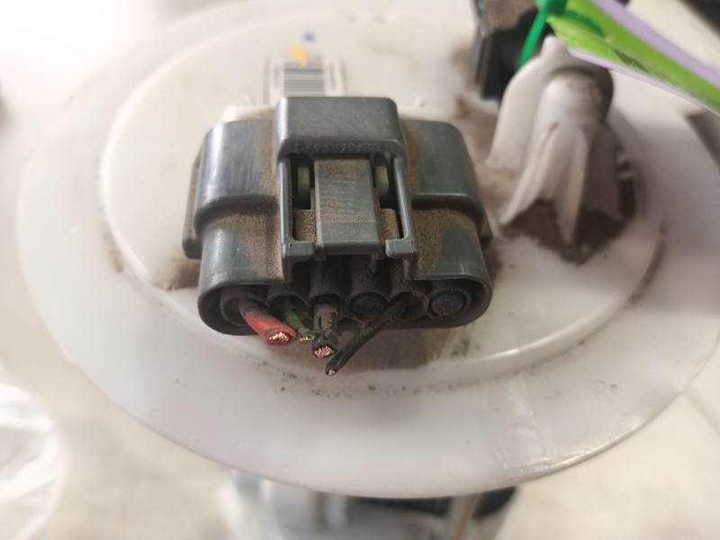 Recambio de bomba combustible para nissan qashqai ii (j11, j11_) 1.3 dig-t referencia OEM IAM 17040BD70A  