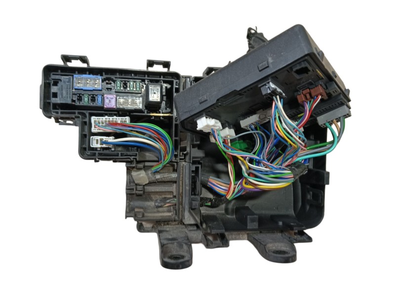 Recambio de caja fusibles delantera para nissan qashqai ii (j11, j11_) 1.3 dig-t referencia OEM IAM   
