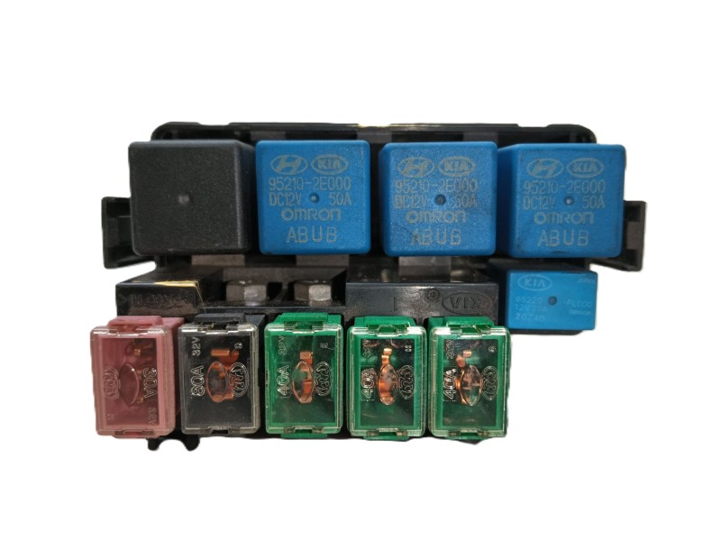 Recambio de caja fusibles delantera para hyundai tucson (jm) 2.0 crdi referencia OEM IAM   