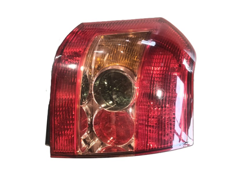 Recambio de piloto trasero derecho para toyota corolla (_e12_) 1.4 d (nde120_) referencia OEM IAM 8155102150 / VERE3282  