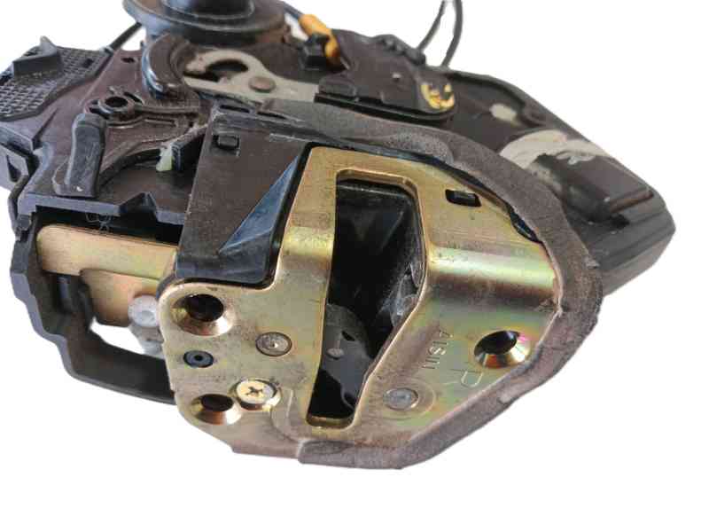 Recambio de cerradura puerta trasera derecha para toyota corolla (_e12_) 1.4 d (nde120_) referencia OEM IAM 6933002081  