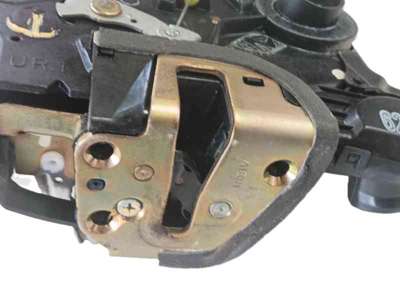 Recambio de cerradura puerta delantera derecha para toyota corolla (_e12_) 1.4 d (nde120_) referencia OEM IAM 6931002091  