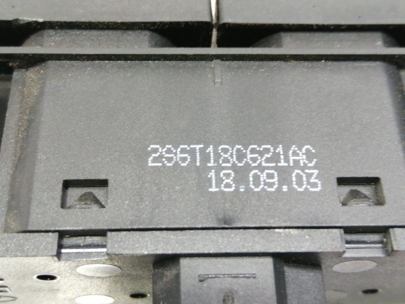Recambio de interruptor para ford fiesta (cbk) ghia referencia OEM IAM 2S6T18C621AC  
