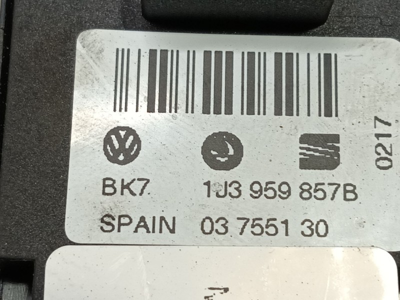 Recambio de mando elevalunas delantero izquierdo para volkswagen golf iv (1j1) 1.8 t referencia OEM IAM 1J3959857B 03755130 