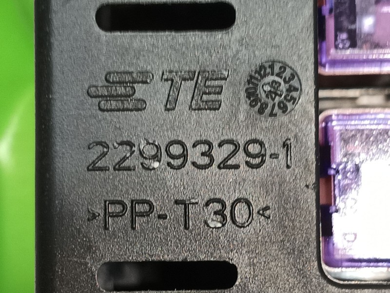 Recambio de caja reles / fusibles para mg zs suv (azs1) 1.0 t-gdi referencia OEM IAM   