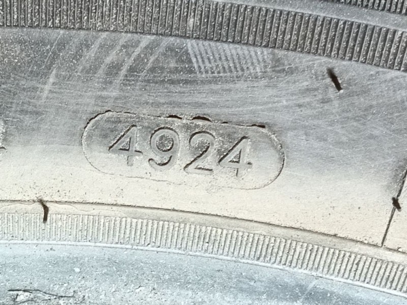 Recambio de neumatico para » otros... modelos referencia OEM IAM 235/65 R17 108V 2 TROCMOH