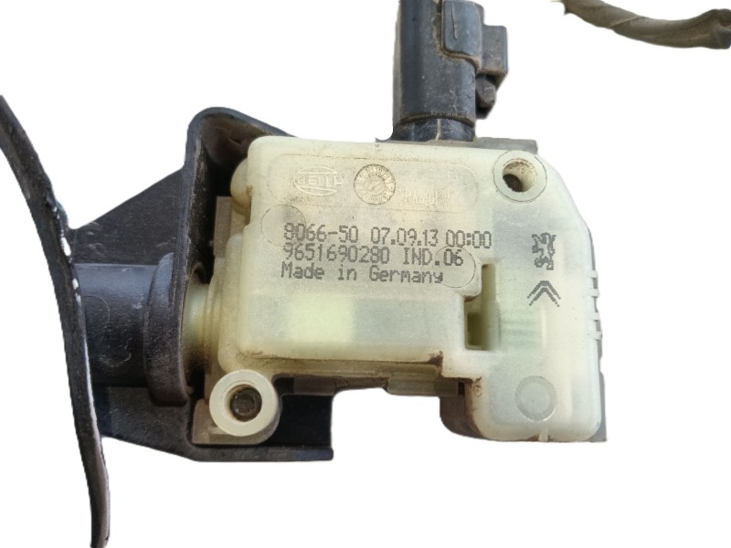Recambio de tapa exterior combustible para citroën c4 ii (nc_) 1.6 hdi 115 referencia OEM IAM   