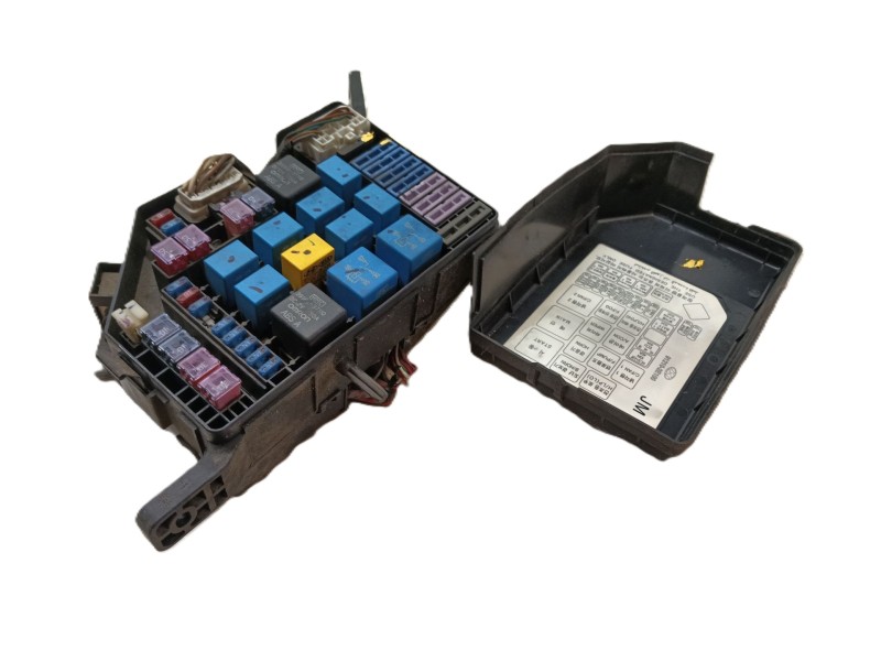 Recambio de caja fusibles delantera para hyundai tucson (jm) 2.0 crdi referencia OEM IAM   
