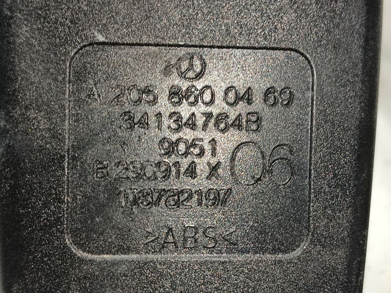 Recambio de enganche cinturon trasero central para mercedes-benz clase c (w205) c 180 bluetec / d (205.036) referencia OEM IAM  