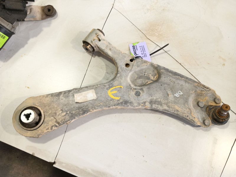 Recambio de brazo suspension inferior delantero derecho para peugeot 2008 ii (ud_, us_, uy_, uj_, ur_, uc_) 1.2 puretech 130 ref