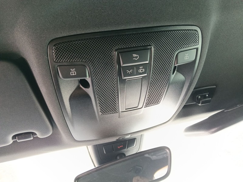 Recambio de luz interior delantera central para mercedes-benz cla coupé (c117) cla 250 4-matic (117.351) referencia OEM IAM 0009