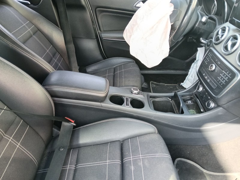 Recambio de apoyabrazos central para mercedes-benz clase gla (x156) gla 220 d (156.903) referencia OEM IAM   