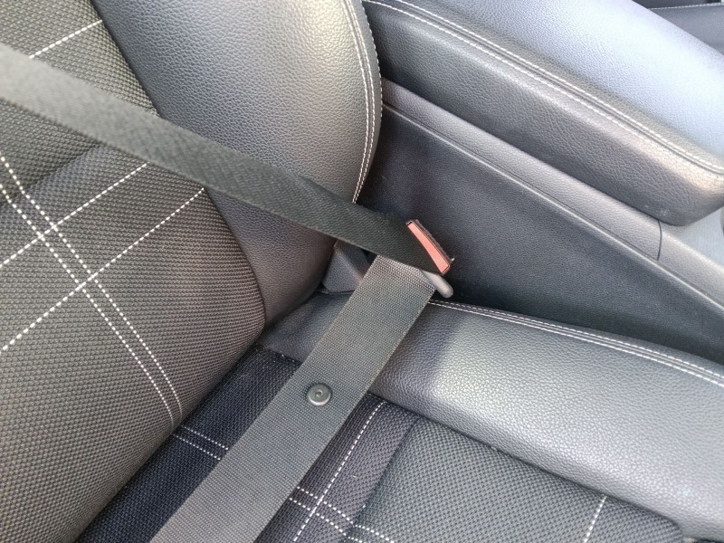 Recambio de enganche cinturon delantero derecho para mercedes-benz clase gla (x156) gla 220 d (156.903) referencia OEM IAM   