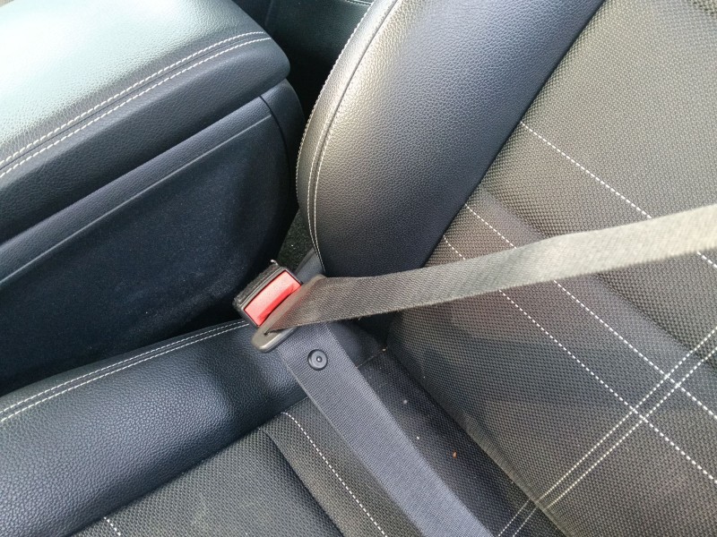 Recambio de enganche cinturon delantero izquierdo para mercedes-benz clase gla (x156) gla 220 d (156.903) referencia OEM IAM   