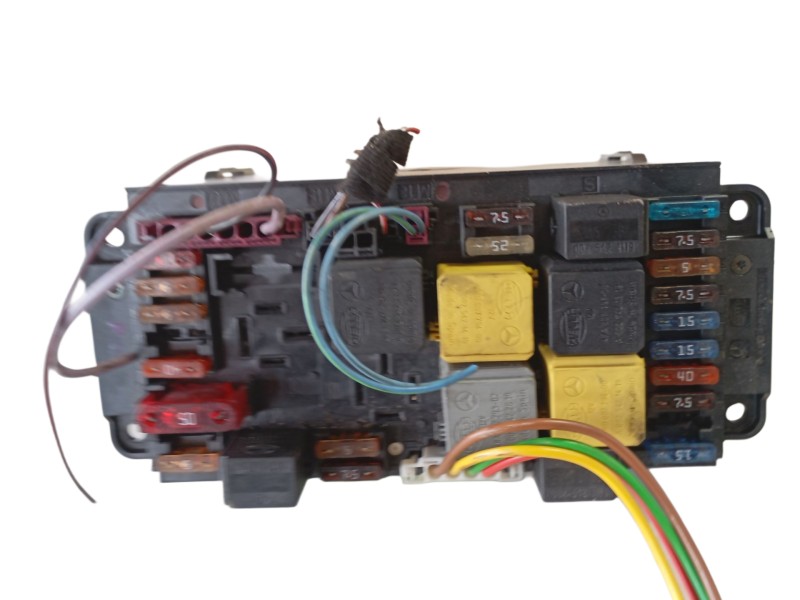 Recambio de caja fusibles delantera para mercedes-benz clase c (w203) c 220 cdi (203.006) referencia OEM IAM   